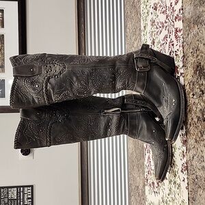 Corral boots